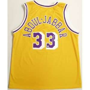 Autographed Kareem Abdul Jabbar Jersey   Lakers: Sports 