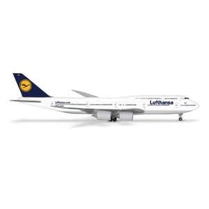  Herpa Wings Lufthansa 747 8I Model Airplane: Toys & Games