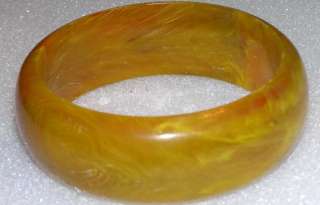 Vintage Early Plastic Chunky Mustard / Apple Juice Bangle Bracelet 