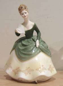 Royal Doulton Figurine Soiree HN 2312  