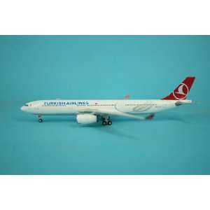  Phoenix Turkish Airlines A330 300 Model Airplane 