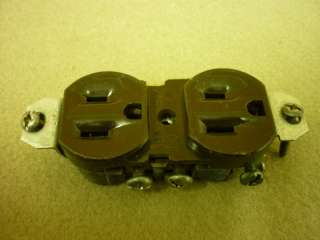 100 NEW LEVITON DUPLEX RECEPTACLES CAT: 5320, SAN: 229  