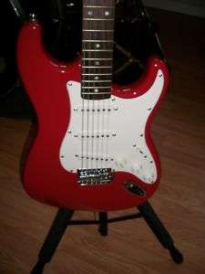 Fender Starcaster Strat 6 String Guitar + Gigbag Red  