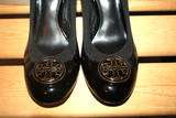 New & authentic Tory Burch Caroline black patent pumps heels size 8 
