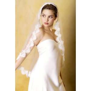  Erica Koesler Alencon Laced Bridal Veil 717 35 Beauty
