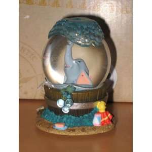  Disney World Dumbo Mini Snowglobe Water Globe