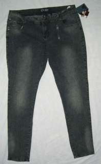 NWT Womens Dereon Stone Wash Black Skinny Jeans 22w  