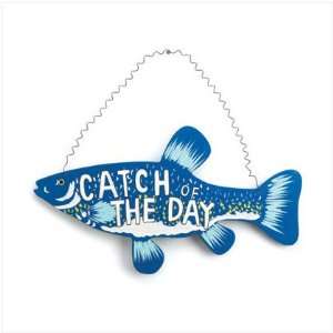  Catch Of The Day Fish Sign: Sports & Outdoors