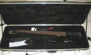 IBANEZ SOUNDGEAR Black   Electric Bass Guitar SR400 w case  