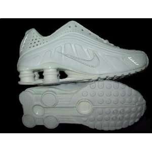  Mens Nike Shox R4 Sneakers All White Size 10 Brand New 