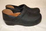   PROFESSIONAL WOMENS 39 8.5 BLACK LEATHER STAPLED CLOGS SHOES  #  