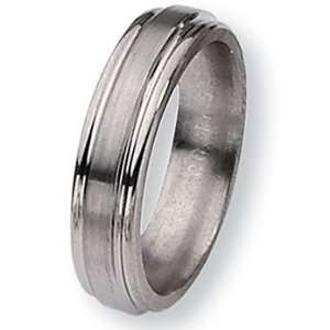 Chisel Grooved Edge Brushed and Polished Titanium Ring (6.0 mm)   Size 