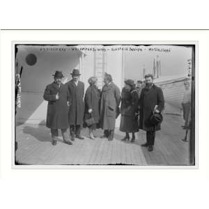 Photo (L) Ussischkin, Weizmann & wife, Einstein & wife & Mossessohn 
