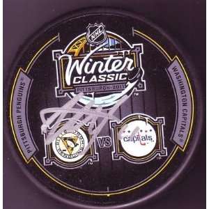  Hockey Puck   * * WINTER CLASSIC 2A   Autographed NHL Pucks Sports