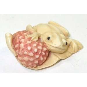  Frog & Berry ~ Mini Mammoth Ivory Netsuke