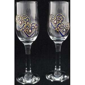   Flutes in a Blue Celtic Double Love Knot Design.: Kitchen & Dining