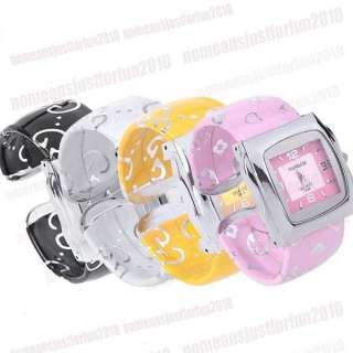 Elegant Metal Quartz Bangle Lady Wrist Watch M1125W  