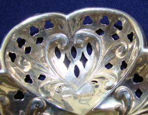   SOLID STERLING SILVER trinket/NUT CUP CANDY BOWL/DISH~PIN TRAY~vintage