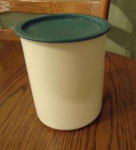 Tupperware~one touch canister B~hunter green seal~used  