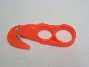 Plastic Tail Zipper, traps, trapping, fur handling  