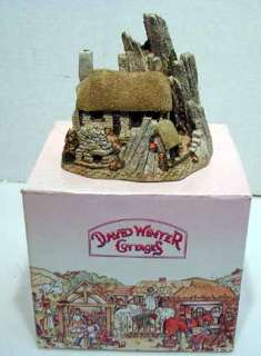 1986 David Winter Cottages  Crofters Cottage  MIB  