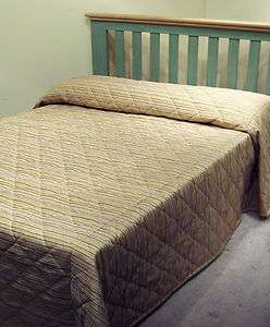 Thin Gold Striped Bedspread   B02  