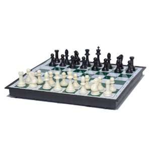  Travel Magnetic Chess Set   Green/white/black: Toys 
