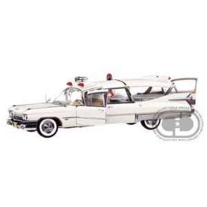  1959 Cadillac Superior Crown Royale Ambulance 1/18: Toys 