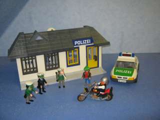 Polizei Station + Polizeiauto v Figuren Playmobil 4413  