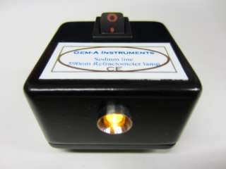   MONOCHROMATIC REFRACTOMETER LED LIGHT SOURCE, BATTERY OPERATED MODEL