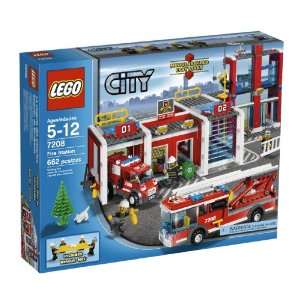  LEGO City Fire Station (7208): Toys & Games