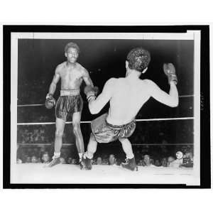  Sugar Ray Robinson in the ring with Jimmy Doyle,Boxers 
