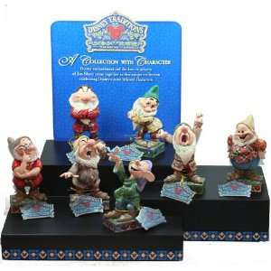 Jim Shore Disney Traditions   7 Dwarf Figurines on Personality Pose 