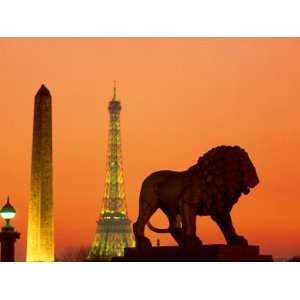 Place de la Concorde, Eiffel Tower, Obelisk, Paris, France Premium 