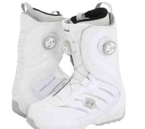 NEW 2011 DC MORA WMNS SNOWBOARD BOOTS WHITE SIZE 8  