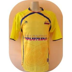 COLOMBIA SOCCER JERSEY SIZE LARGE .NEW 